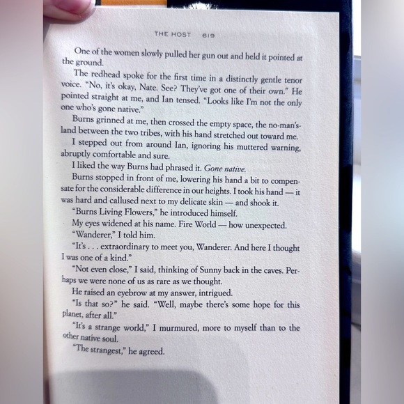 📚✨ Vintage 2008 The Host by Stephenie Meyer – Hardcover First Edition Vibes! ✨ - Picture 15 of 16